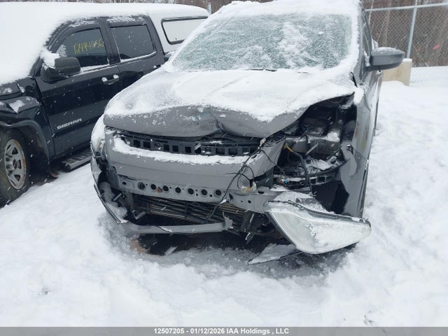 1FMCU9GX5EUA24850 Ford ESCAPE SE