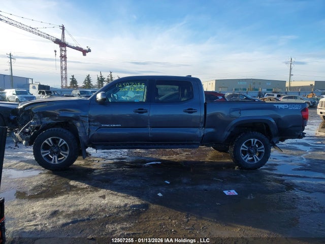 5TFDZ5BN6JX030884 Toyota Tacoma Dbl Cab/sr5/trd Sport/or