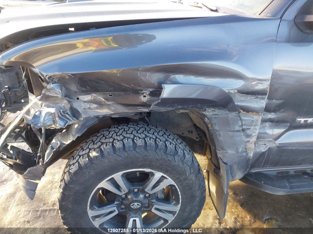 5TFDZ5BN6JX030884 Toyota Tacoma Dbl Cab/sr5/trd Sport/or