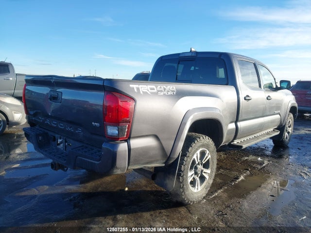 5TFDZ5BN6JX030884 Toyota Tacoma Dbl Cab/sr5/trd Sport/or
