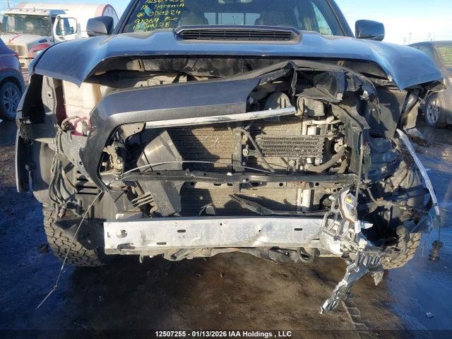 5TFDZ5BN6JX030884 Toyota Tacoma Dbl Cab/sr5/trd Sport/or