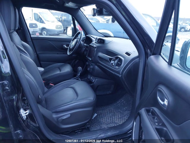 ZACNJDE14NPN51557 Jeep Renegade Altitude