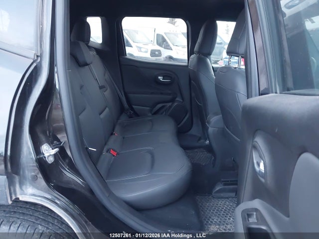 ZACNJDE14NPN51557 Jeep Renegade Altitude