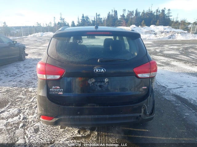 KNAHT8A3XF7093527 KIA Rondo
