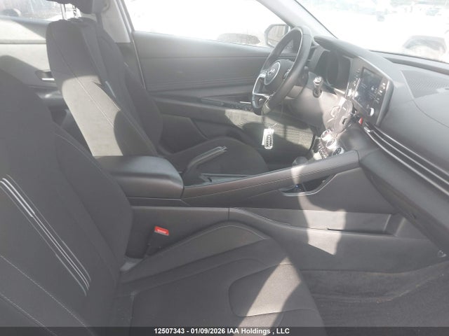 KMHLM4AG6NU323016 Hyundai Elantra
