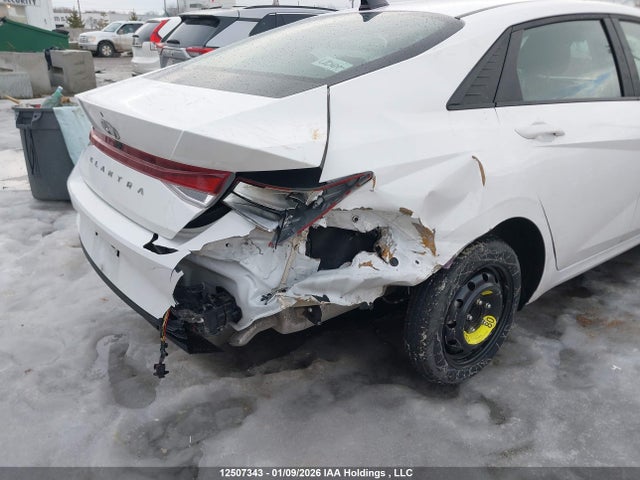 KMHLM4AG6NU323016 Hyundai Elantra