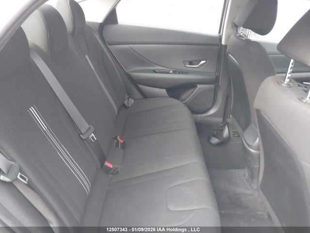 KMHLM4AG6NU323016 Hyundai Elantra