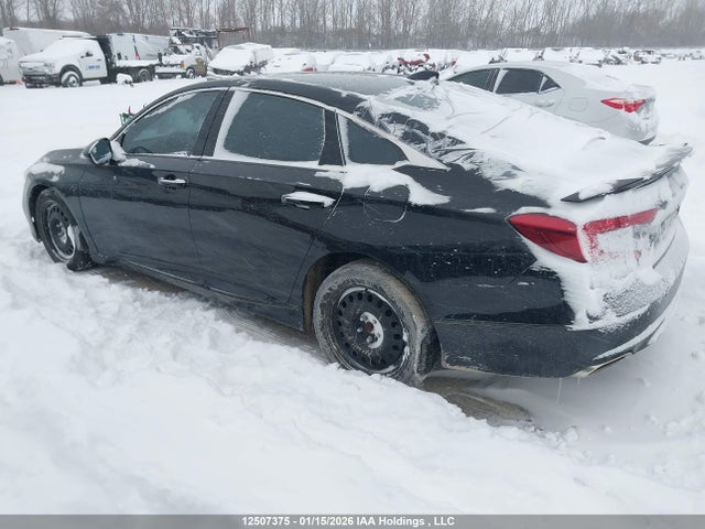 Honda Accord 2018 1HGCV2F97JA802011 Image 3