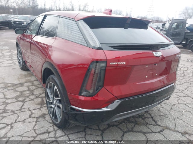 3GYK3GMR4SS184219 Cadillac Optiq Sport 2 Awd
