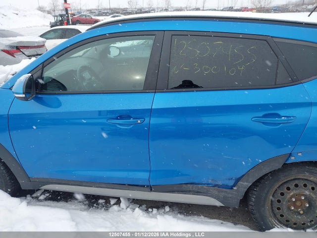 KM8J3CA4XHU300109 Hyundai TUCSON SE