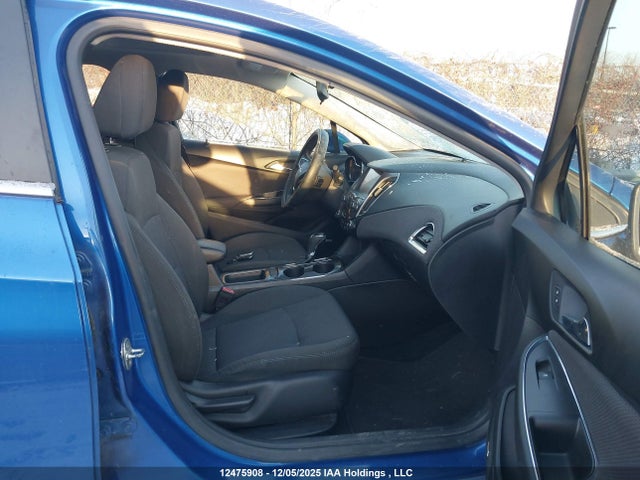 Chevrolet le2 -di: direct injection, vvt: variable valve timing, gen, alum 2017 1G1BE5SM9H7206677 Image 5