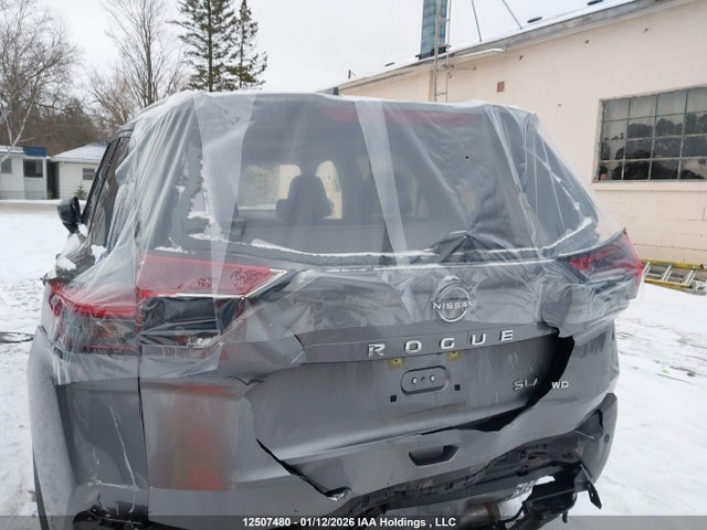 JN8BT3CB1PW181894 Nissan Rogue Sl