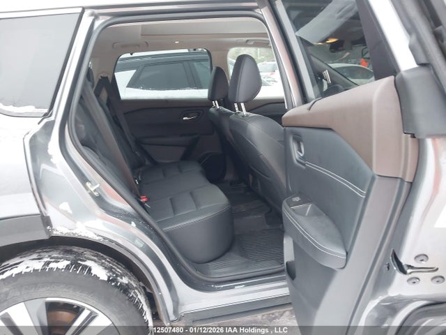 JN8BT3CB1PW181894 Nissan Rogue Sl