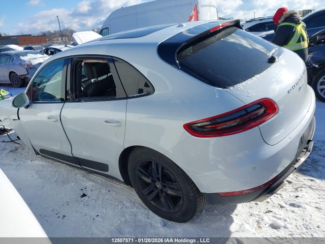 Porsche Macan 2018 WP1AA2A52JLB09114 Image 3