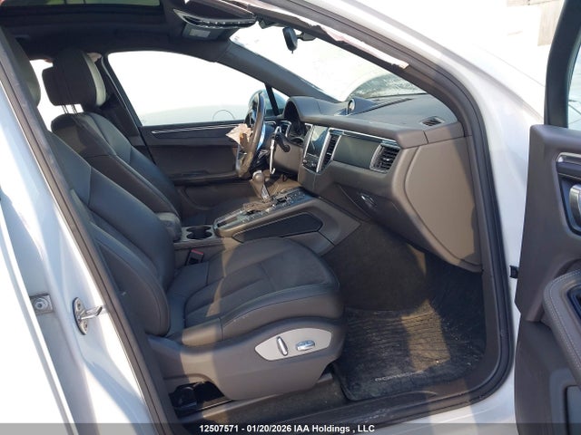 Porsche Macan 2018 WP1AA2A52JLB09114 Image 5