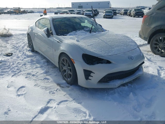 JF1ZNAA13H9708147 Toyota 86 Special Edition