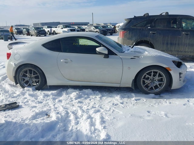JF1ZNAA13H9708147 Toyota 86 Special Edition