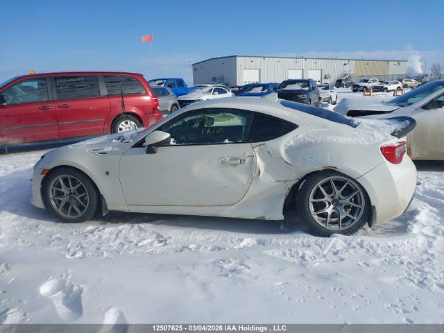 JF1ZNAA13H9708147 Toyota 86 Special Edition