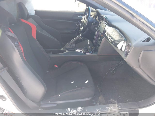 JF1ZNAA13H9708147 Toyota 86 Special Edition