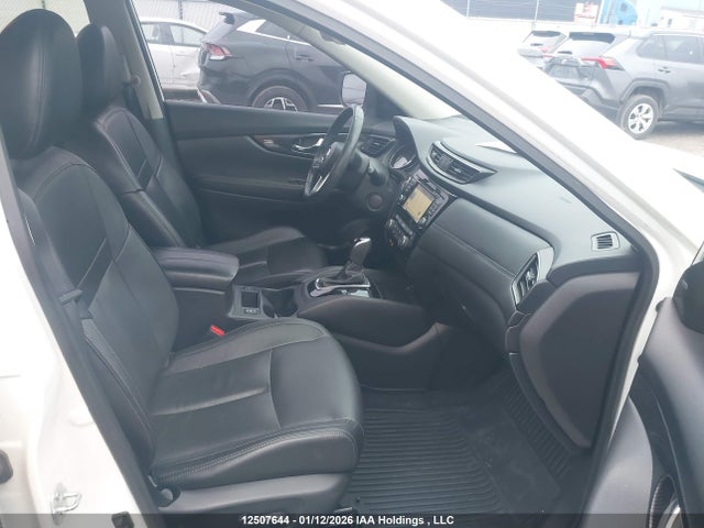 5N1AT2MV0HC777832 Nissan Rogue Sv/sl