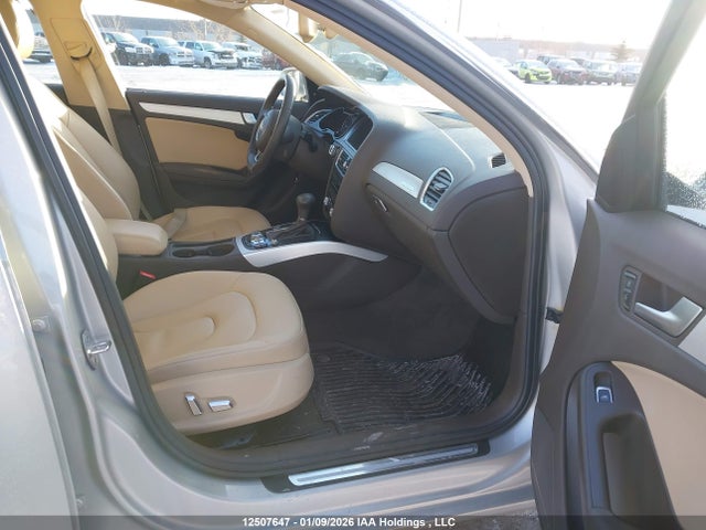 2013 Audi A4 Premium Plus მანქანა იყიდება აუქციონზე, vin: WAUFFCFL5DN030130, აუქციონის ნომერი: 12507647