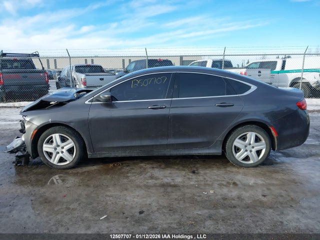 1C3CCCABXGN103319 Chrysler 200 Limited