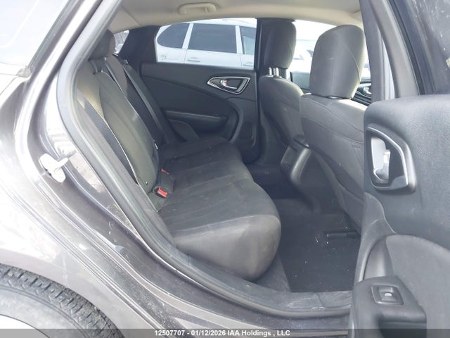 1C3CCCABXGN103319 Chrysler 200 Limited