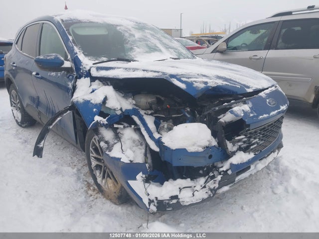 1FMCU9H62NUB20733 Ford ESCAPE SEL