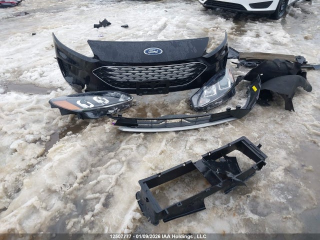 1FMCU9G61NUB81928 Ford ESCAPE SE