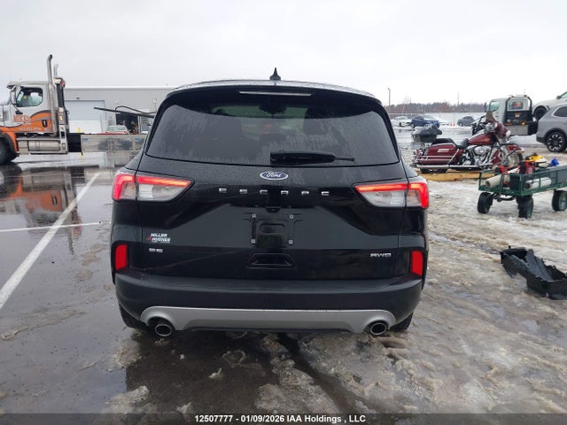1FMCU9G61NUB81928 Ford ESCAPE SE