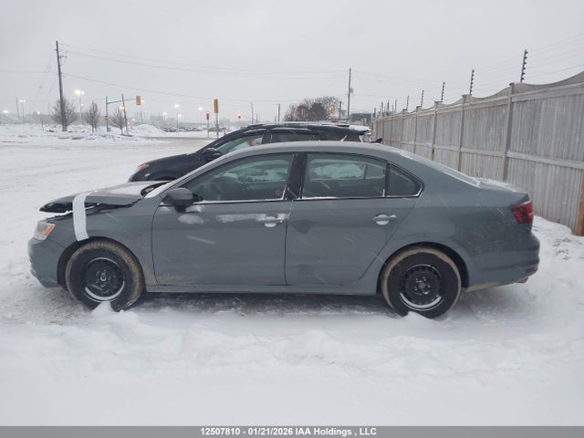 3VW2B7AJXHM285847 Volkswagen Jetta 1.4 Tsi Trendline+