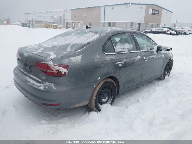 3VW2B7AJXHM285847 Volkswagen Jetta 1.4 Tsi Trendline+
