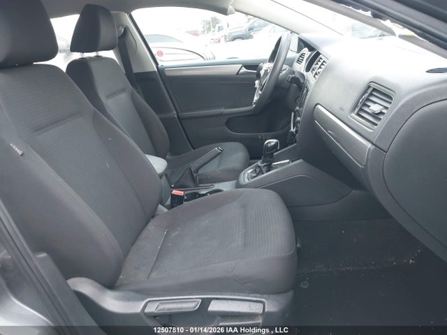 3VW2B7AJXHM285847 Volkswagen Jetta 1.4 Tsi Trendline+