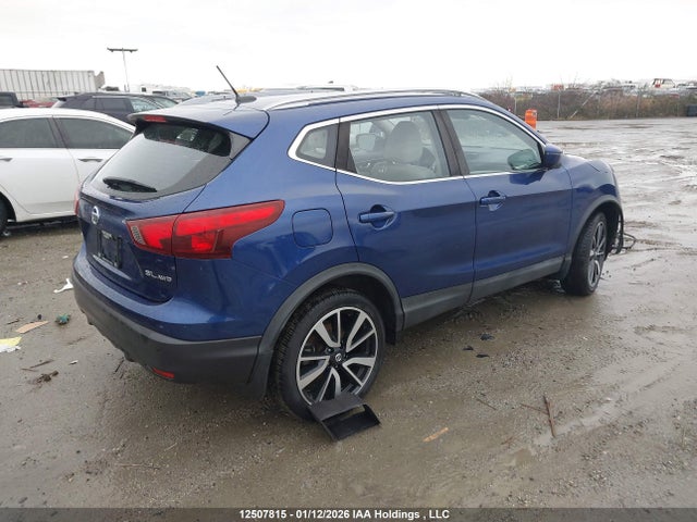 JN1BJ1CRXJW256797 Nissan Rogue Sport S/sv/sl