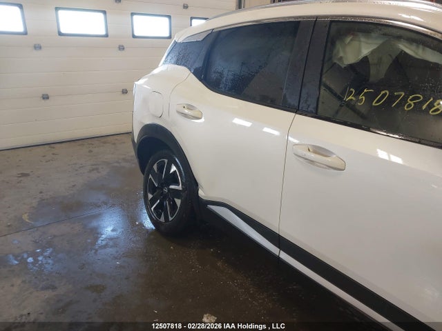 Nissan KICKS SV 2025 3N8AP6CB2SL415069 Image 6