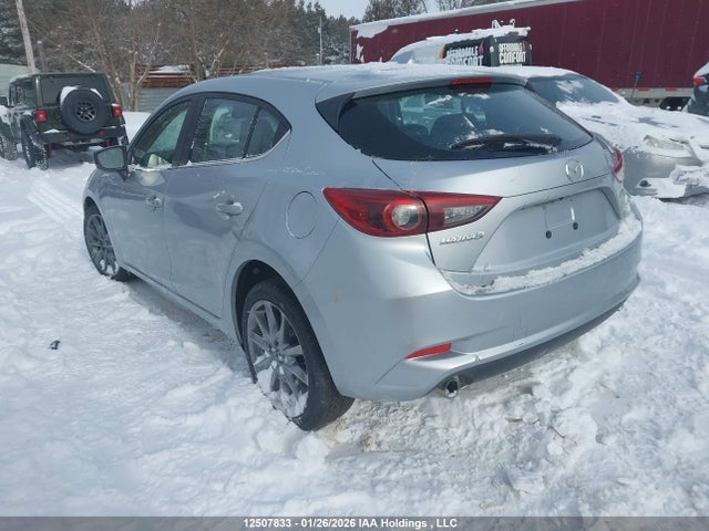 3MZBN1M34JM228194 Mazda MAZDA3
