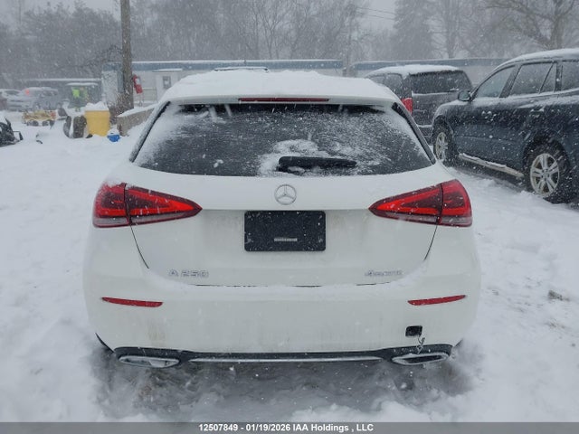 WDD3F4HB0KJ079911 Mercedes-Benz A 250 4matic