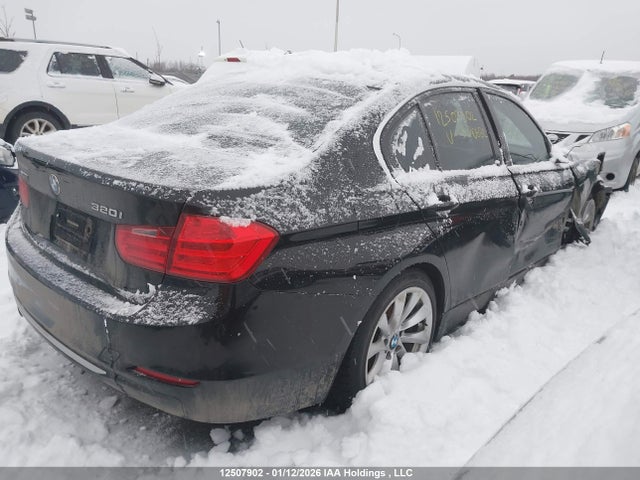 WBA3C3G59ENS70682 BMW 320i Xdrive