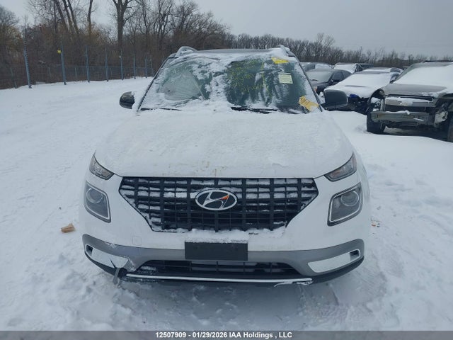 12507909 :رقم المزاد ، KMHRC8A35PU240892 vin ، 2023 Hyundai Venue Preferred With Two-tone Body Colour مزاد بيع