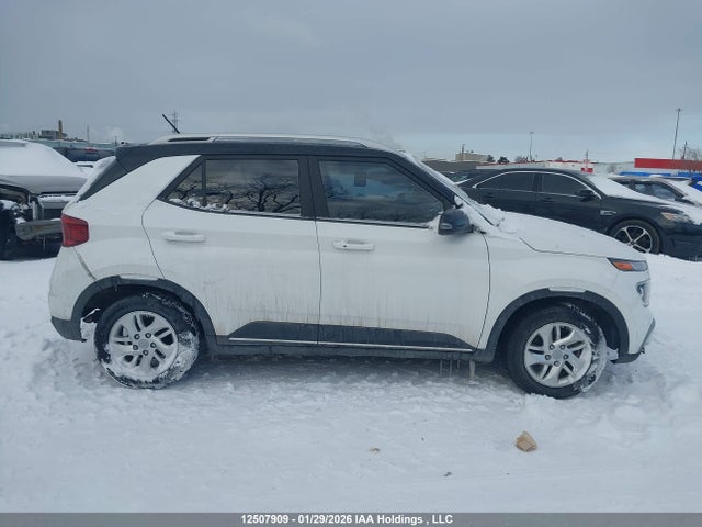 12507909 :رقم المزاد ، KMHRC8A35PU240892 vin ، 2023 Hyundai Venue Preferred With Two-tone Body Colour مزاد بيع