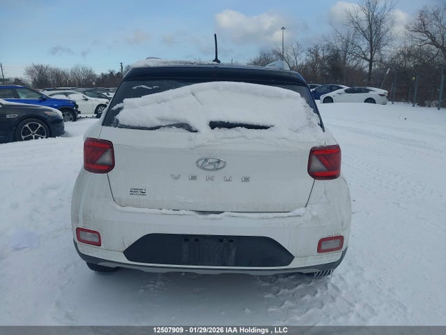 12507909 :رقم المزاد ، KMHRC8A35PU240892 vin ، 2023 Hyundai Venue Preferred With Two-tone Body Colour مزاد بيع