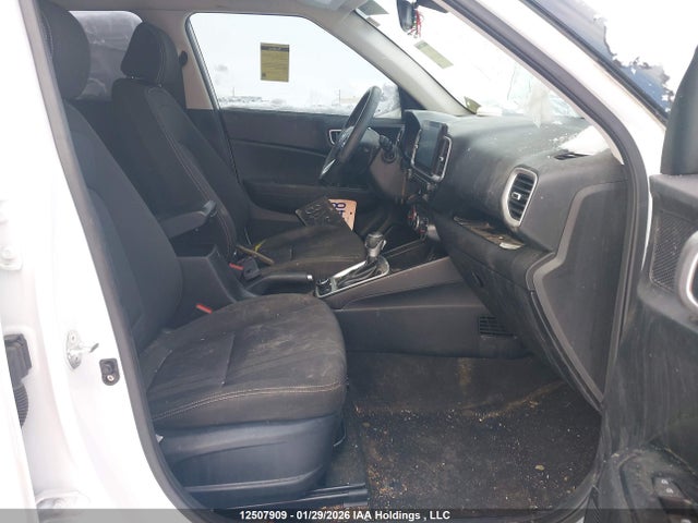 12507909 :رقم المزاد ، KMHRC8A35PU240892 vin ، 2023 Hyundai Venue Preferred With Two-tone Body Colour مزاد بيع