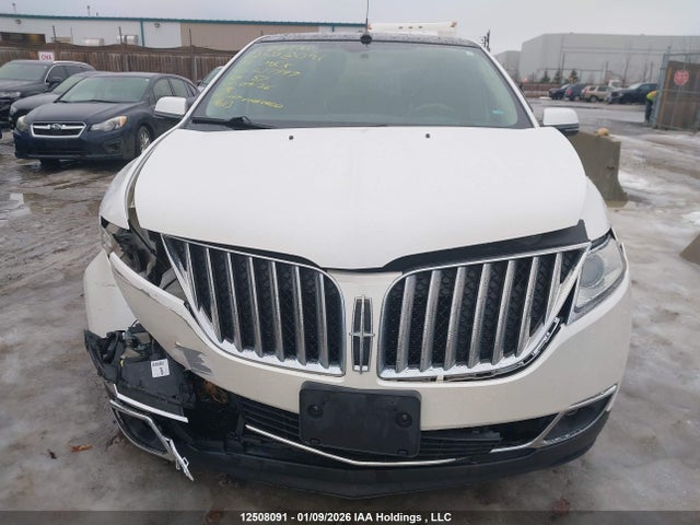 2LMDJ8JK2EBL17197 Lincoln MKX
