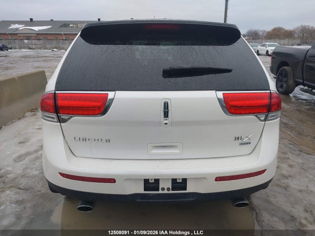 2LMDJ8JK2EBL17197 Lincoln MKX