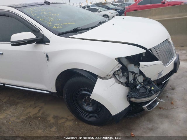 2LMDJ8JK2EBL17197 Lincoln MKX