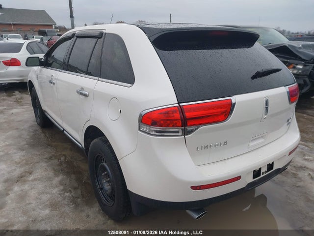 2LMDJ8JK2EBL17197 Lincoln MKX