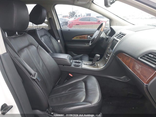 2LMDJ8JK2EBL17197 Lincoln MKX