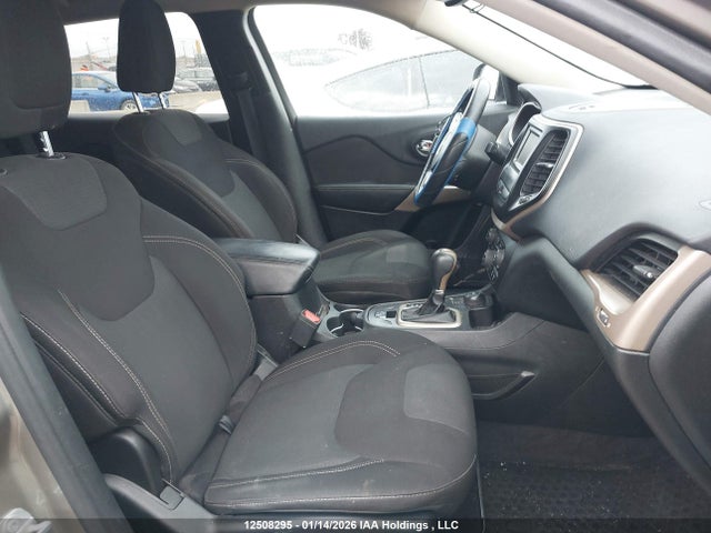 Jeep Cherokee Latitude 2017 1C4PJMCS4HW617992 Image 5
