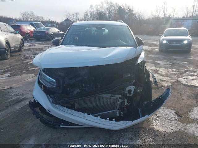3VV8B7AX2NM108384 Volkswagen Tiguan Comfortline R-line Black Edition