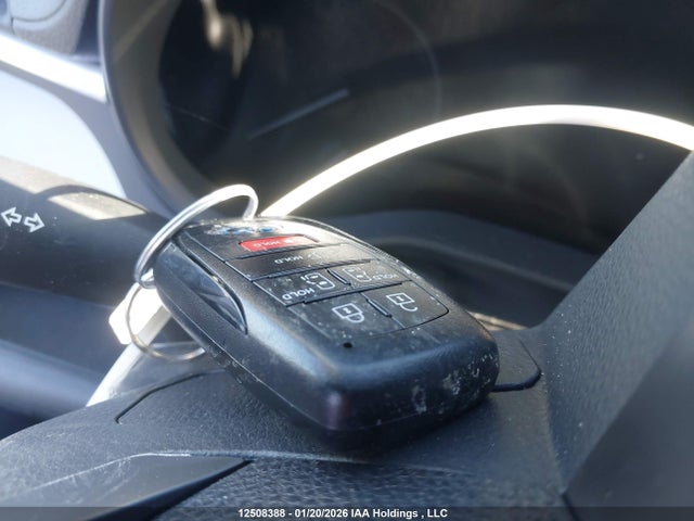 2025 Toyota Sienna Xle 8-passenger მანქანა იყიდება აუქციონზე, vin: 5TDGRKEC3SS273484, აუქციონის ნომერი: 12508388